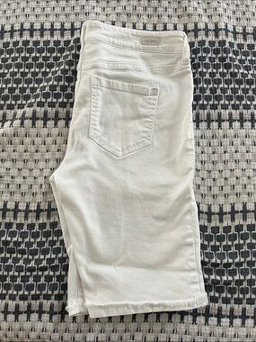 Liverpool Jeans Company White Women's Bermuda Shorts